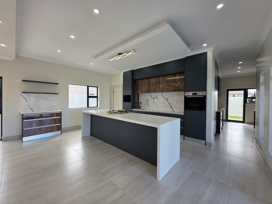 4 Bedroom Property for Sale in Fountains Estate Eastern Cape